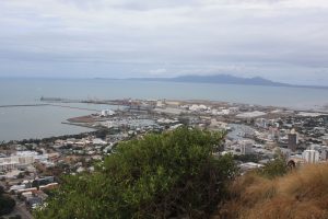 Ausblick über Townsville mit dem Hafen